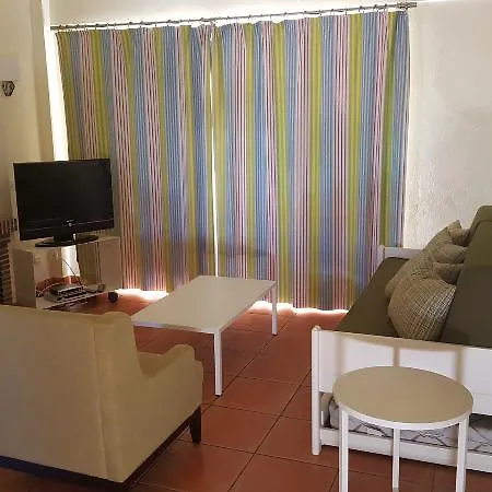 Hotel Apartamentos Vila Praia